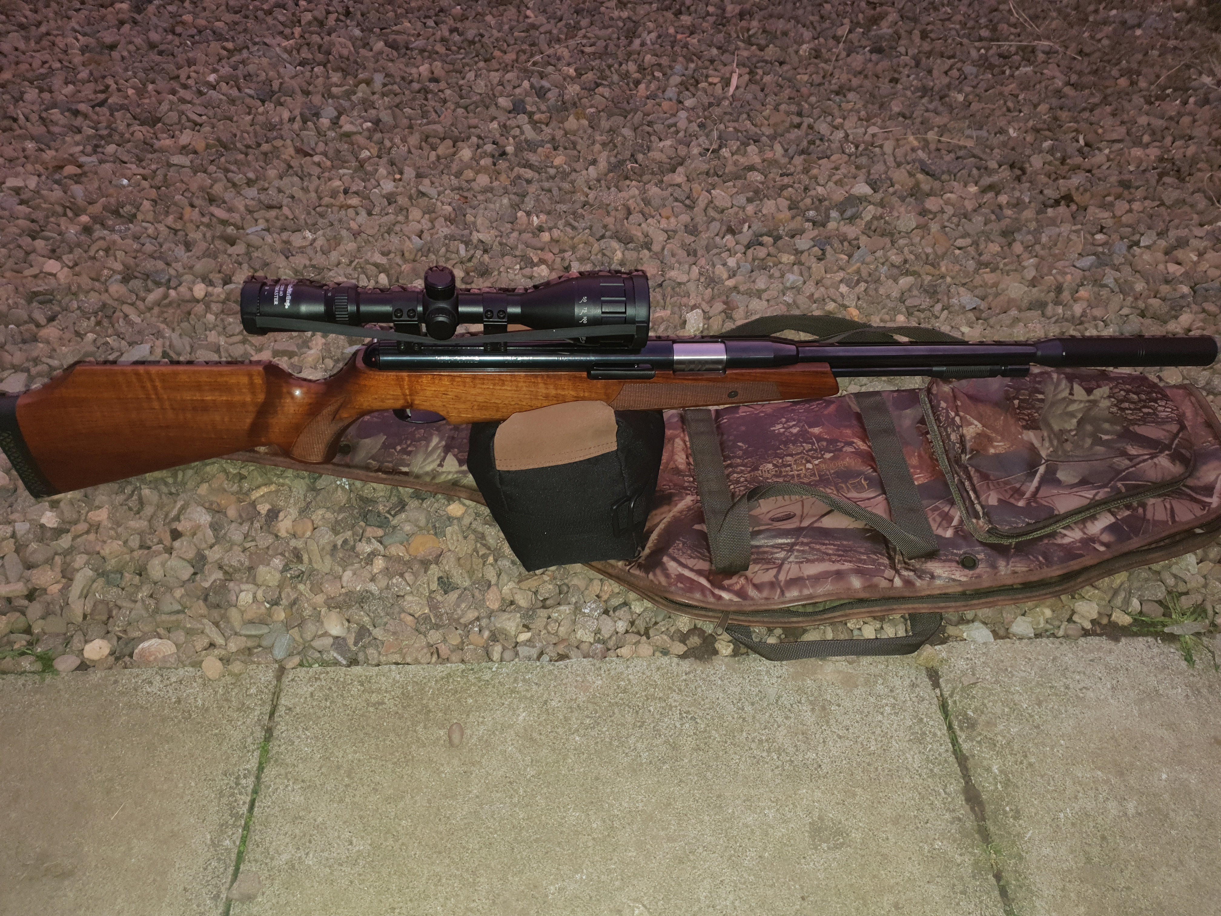 AIRARMS TX200HC WALNUT .22