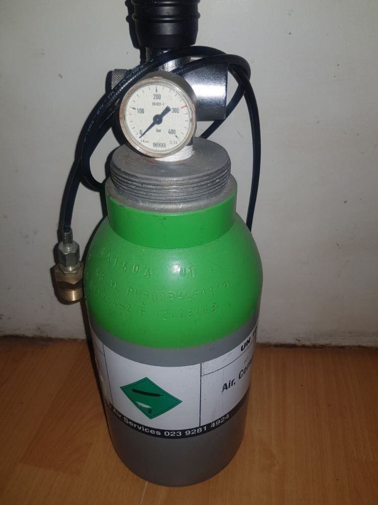 Airgun charging cylinder/gauge and hose 3 litre